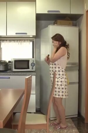 Yumi Kazama và đêm tình điên đảo cùng JUX-617