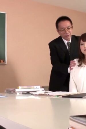 Akiho Yoshizawa: Nữ thần bùng cháy đẳng cấp cùng SNIS-371