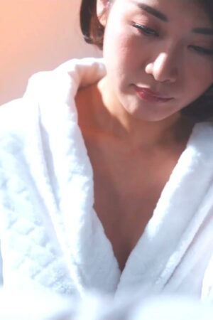 Yuri Oshikawa – JUQ-886: Đẳng cấp nữ thần trong vòng xoáy cám dỗ