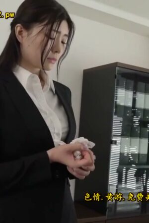 Rei Kamiki STARS-734: Đẳng cấp quyến rũ của nữ thần văn phòng